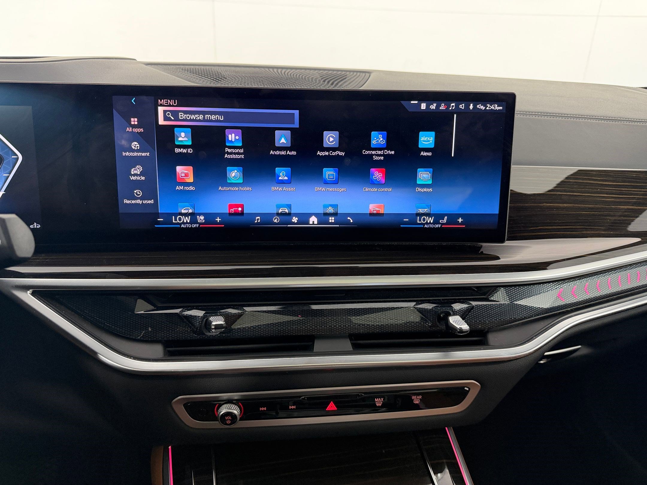 Certified 2025 BMW X5 sDrive40i w/ Executive Package RWD image 24
