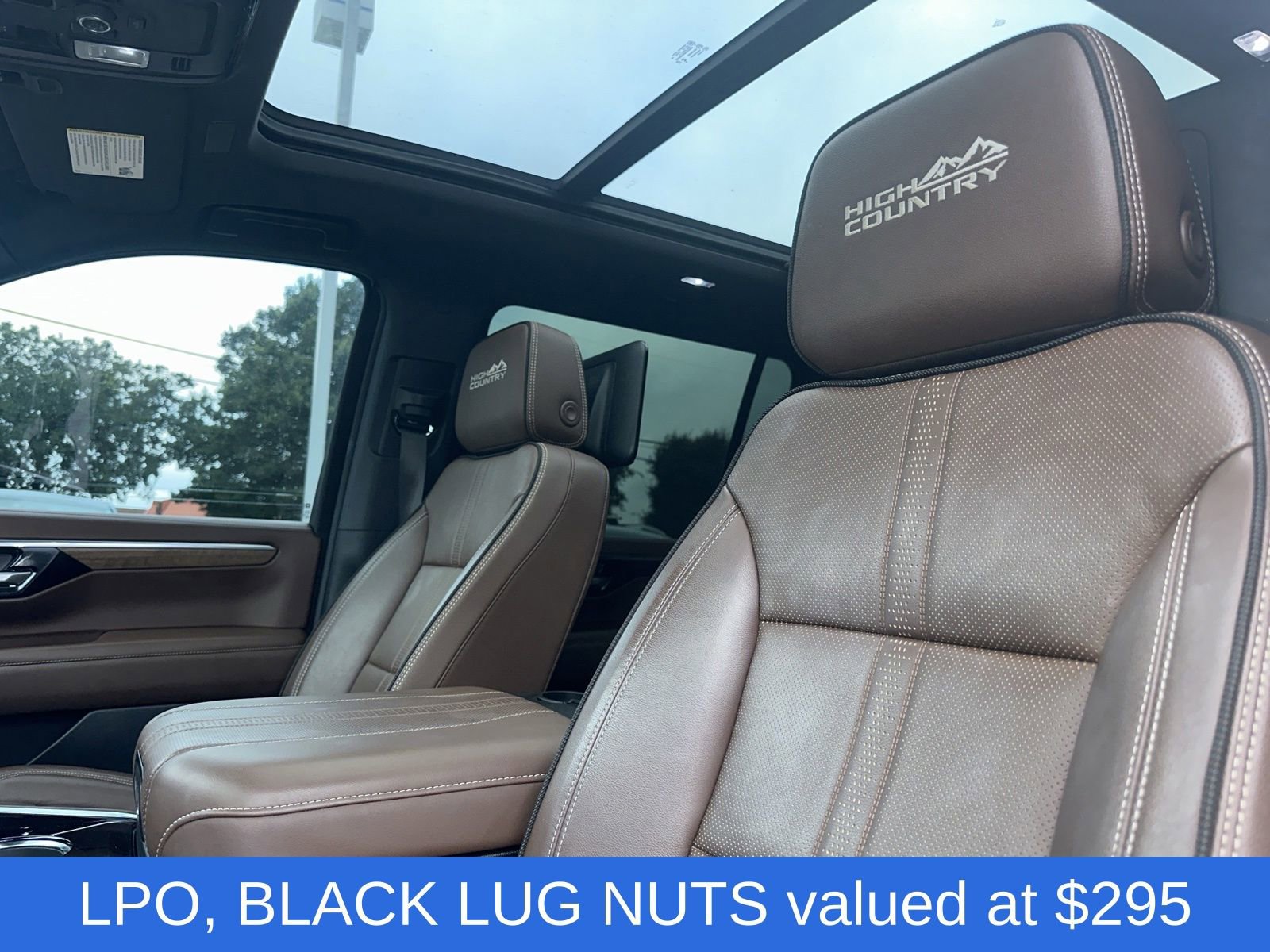 Used 2025 Chevrolet Suburban High Country AWD/4WD image 8