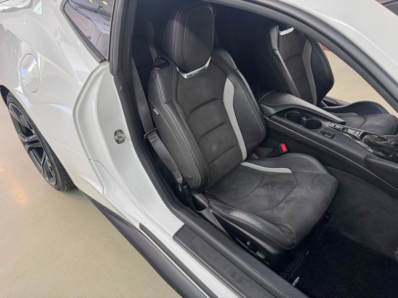 Used 2021 Chevrolet Camaro SS RWD image 8