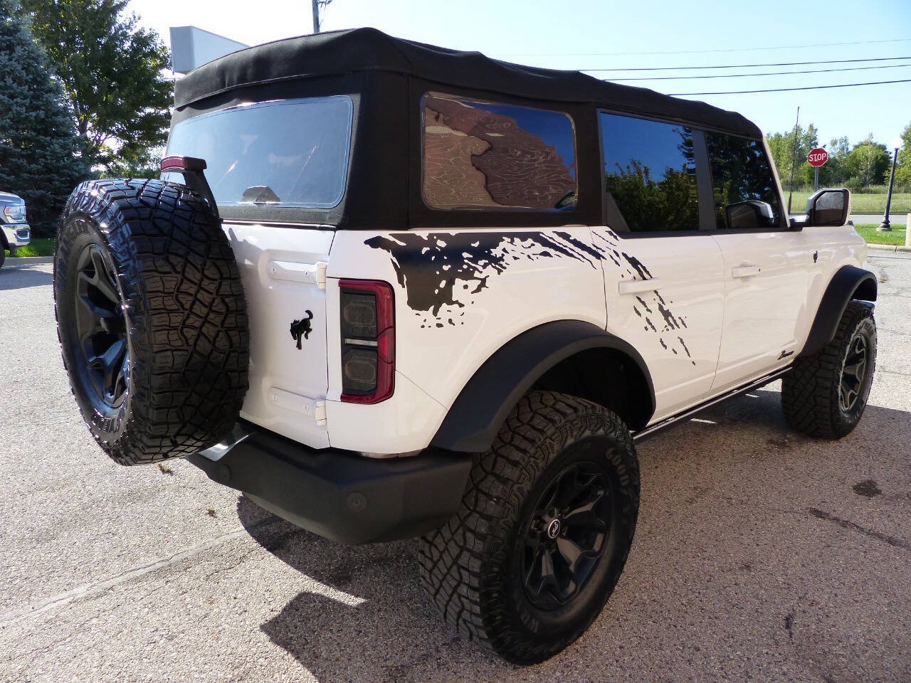 Used 2025 Ford Bronco Outer Banks AWD/4WD image 13