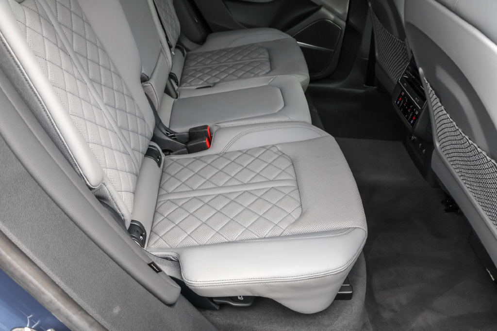 Used 2025 Audi SQ8 Premium Plus w/ S Sport Package AWD/4WD image 36