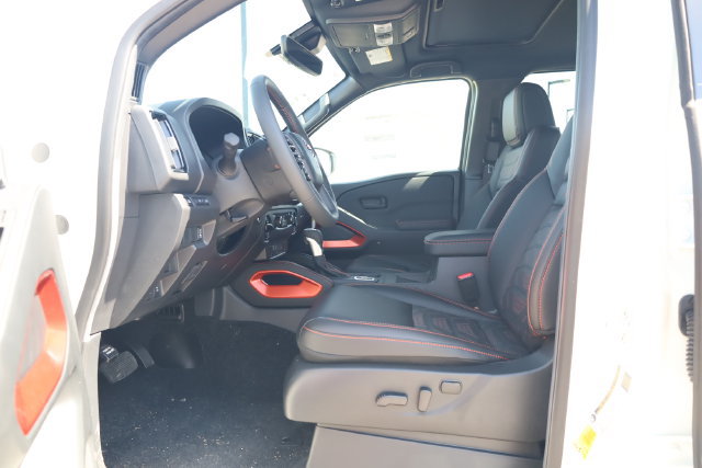 New 2026 Nissan Frontier PRO-4X w/ Pro Premium Package AWD/4WD image 13