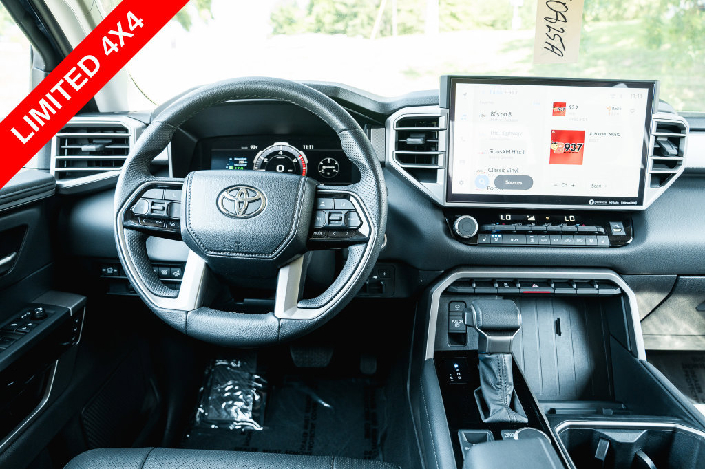 Used 2024 Toyota Tundra Limited AWD/4WD image 13
