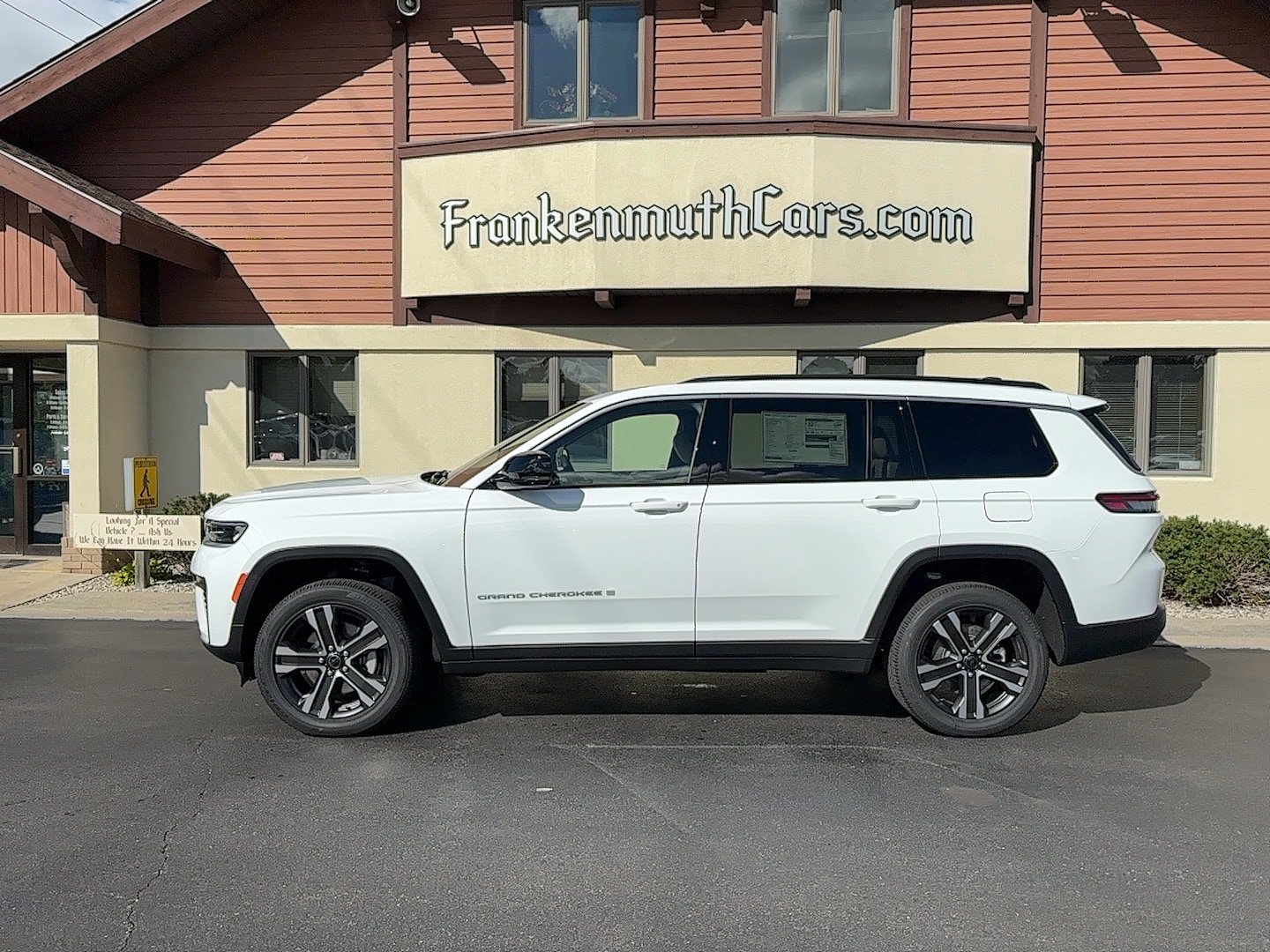 New 2027 Jeep Grand Cherokee L Limited AWD/4WD image 1