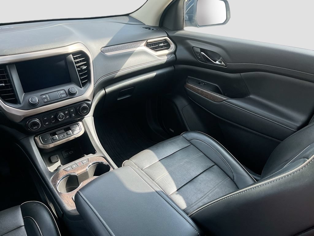Used 2023 GMC Acadia Denali w/ Black Diamond Edition FWD image 25