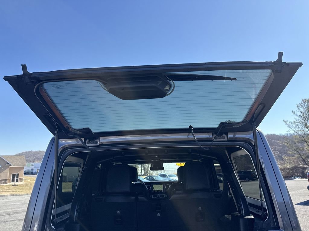 Used 2021 Jeep Wrangler Unlimited Sahara image 40