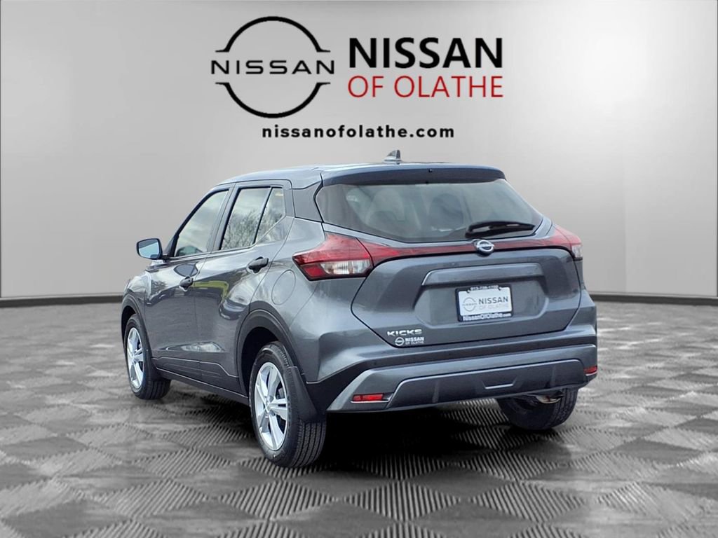 Certified 2025 Nissan Kicks Play S image 3