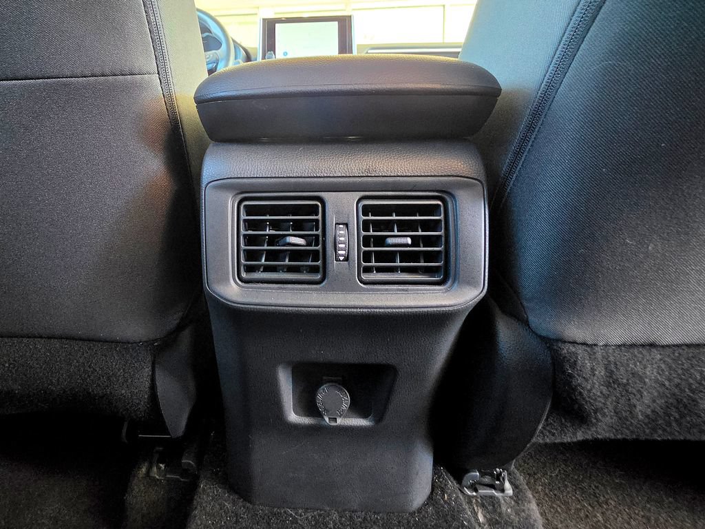 Used 2025 Toyota RAV4 LE AWD/4WD image 32