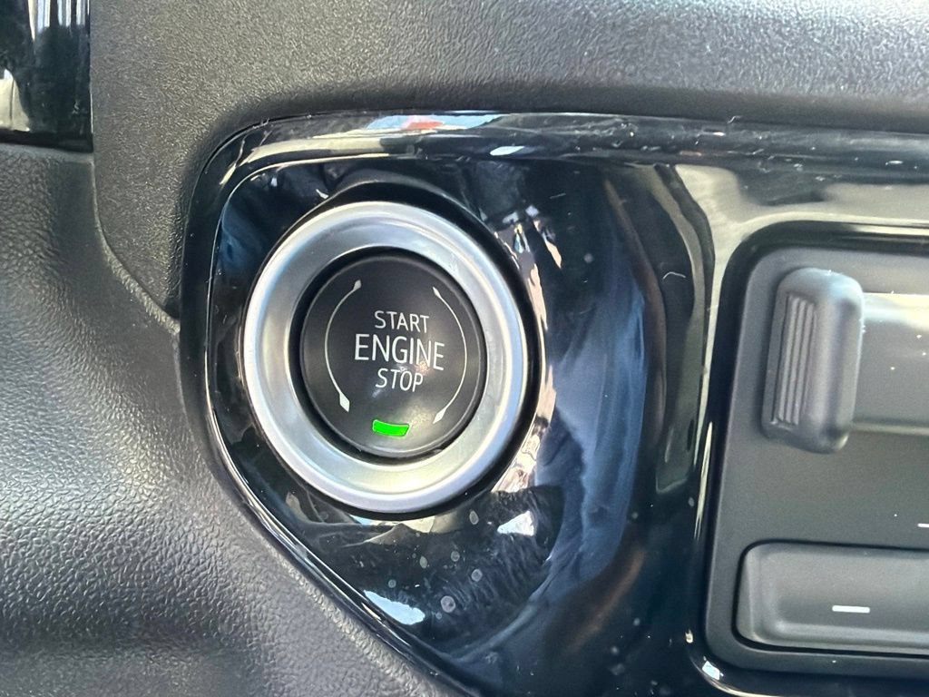 Used 2025 Chevrolet Silverado 1500 LT AWD/4WD image 27