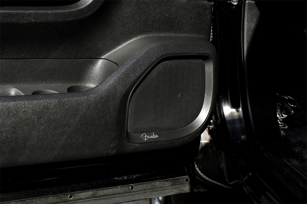 Used 2020 Nissan Titan Platinum Reserve w/ Moonroof Package image 47