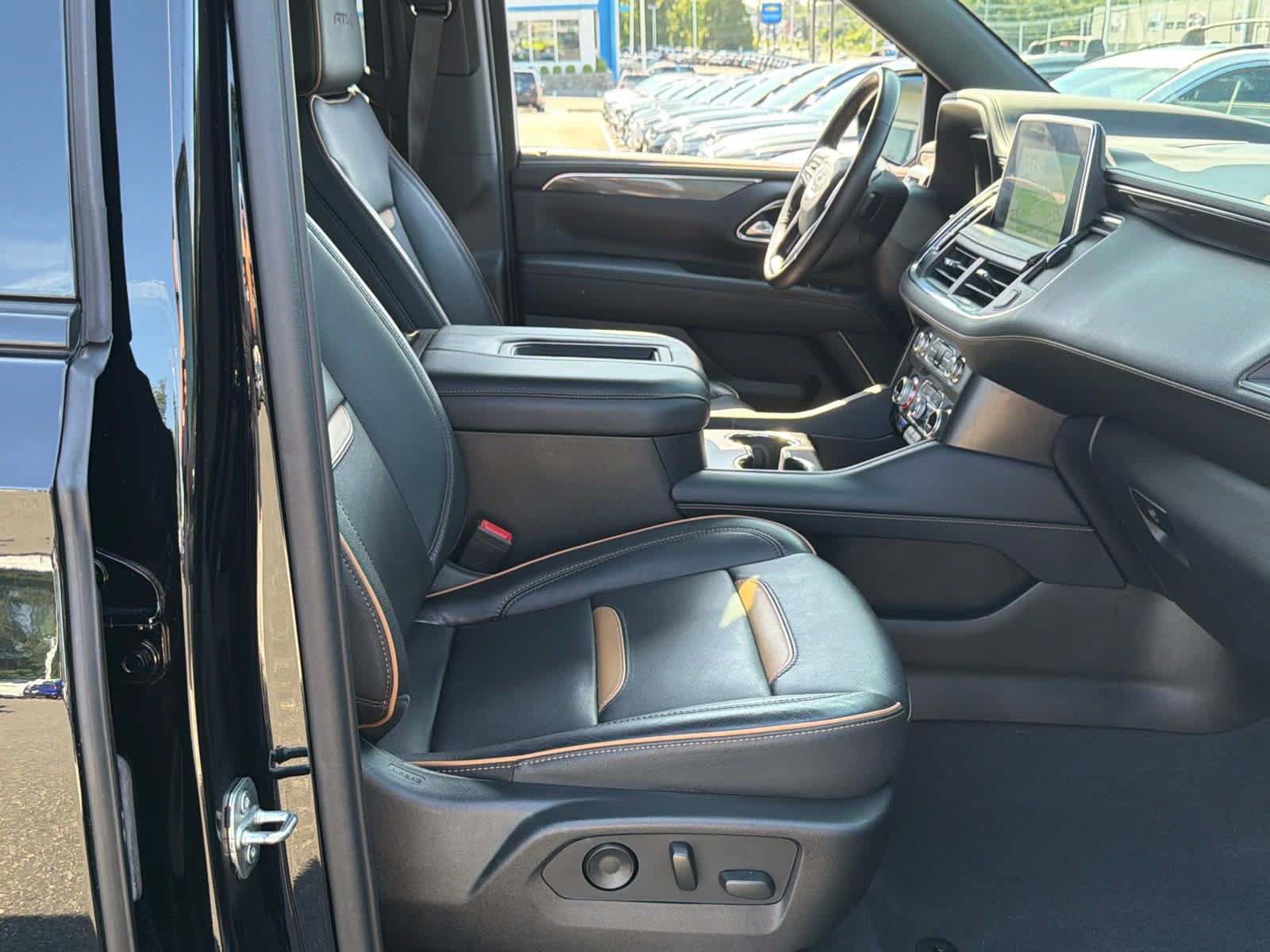 Certified 2022 GMC Yukon AT4 w/ Technology Package AWD/4WD image 28