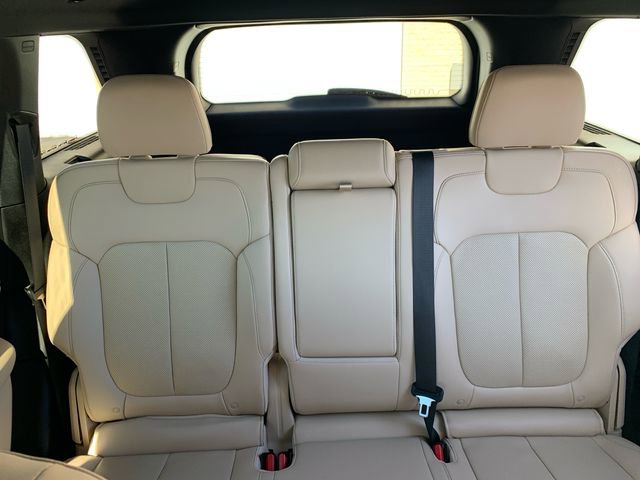 Used 2023 Jeep Grand Cherokee Limited w/ Luxury Tech Group II image 37