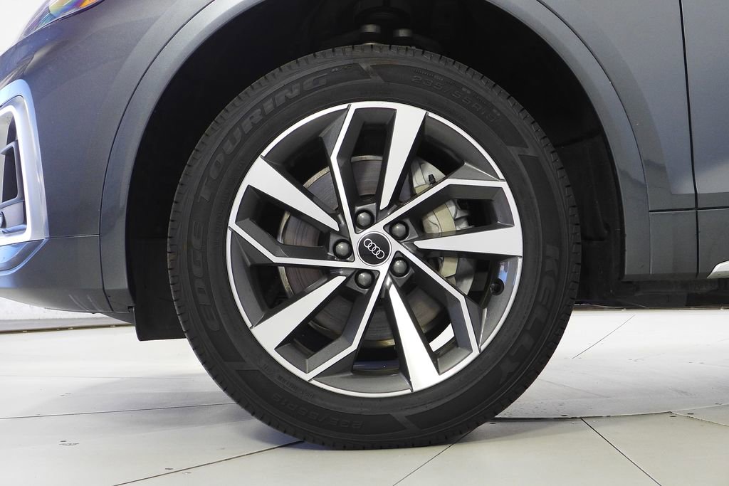 Used 2023 Audi Q5 2.0T Premium w/ Convenience Package AWD/4WD image 5