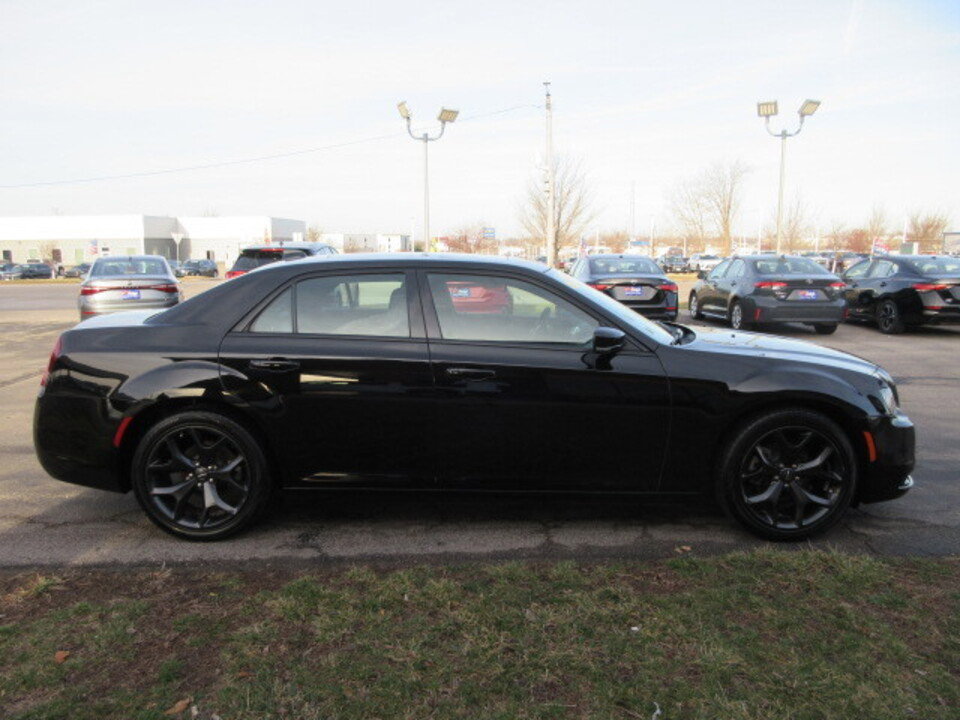 Used 2023 Chrysler 300 S w/ Comfort Group image 6