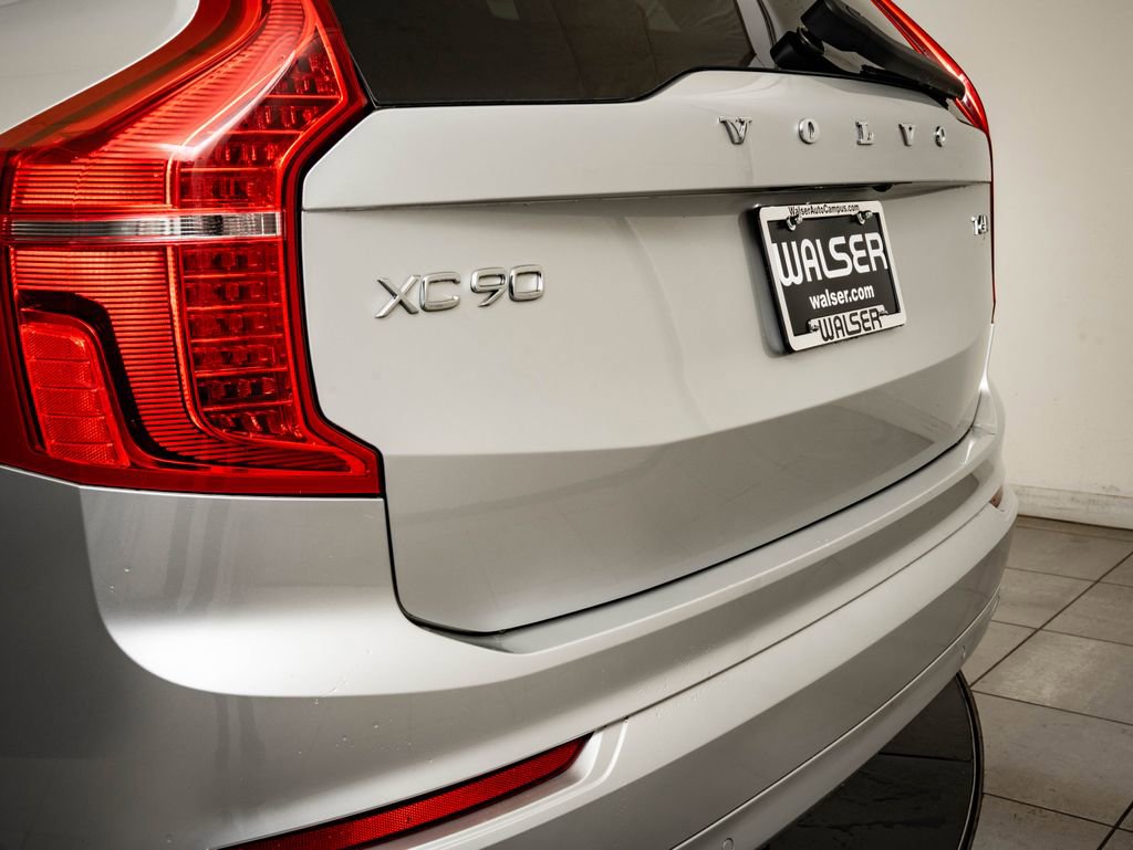 Used 2018 Volvo XC90 T6 Momentum w/ Momentum Plus Package AWD/4WD image 18