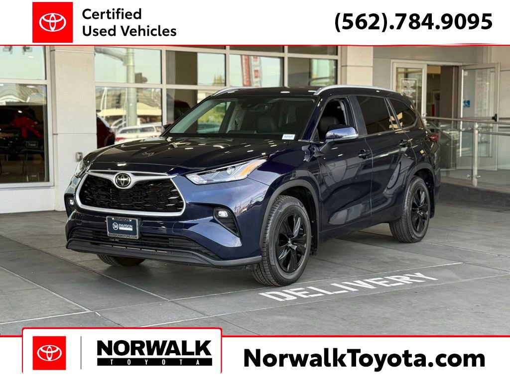 Used 2023 Toyota Highlander XLE image 1