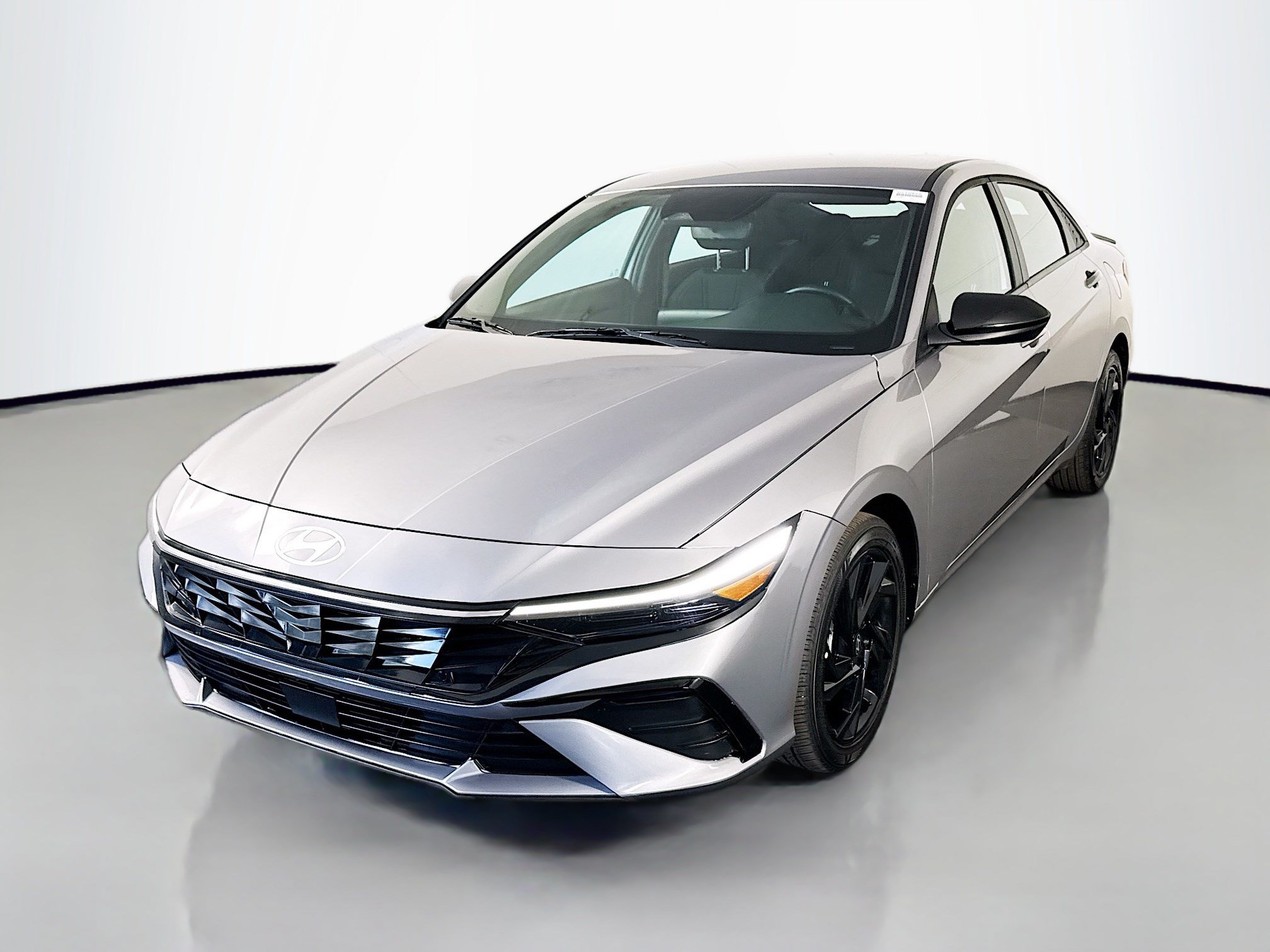 Used 2026 Hyundai Elantra Sport FWD image 4