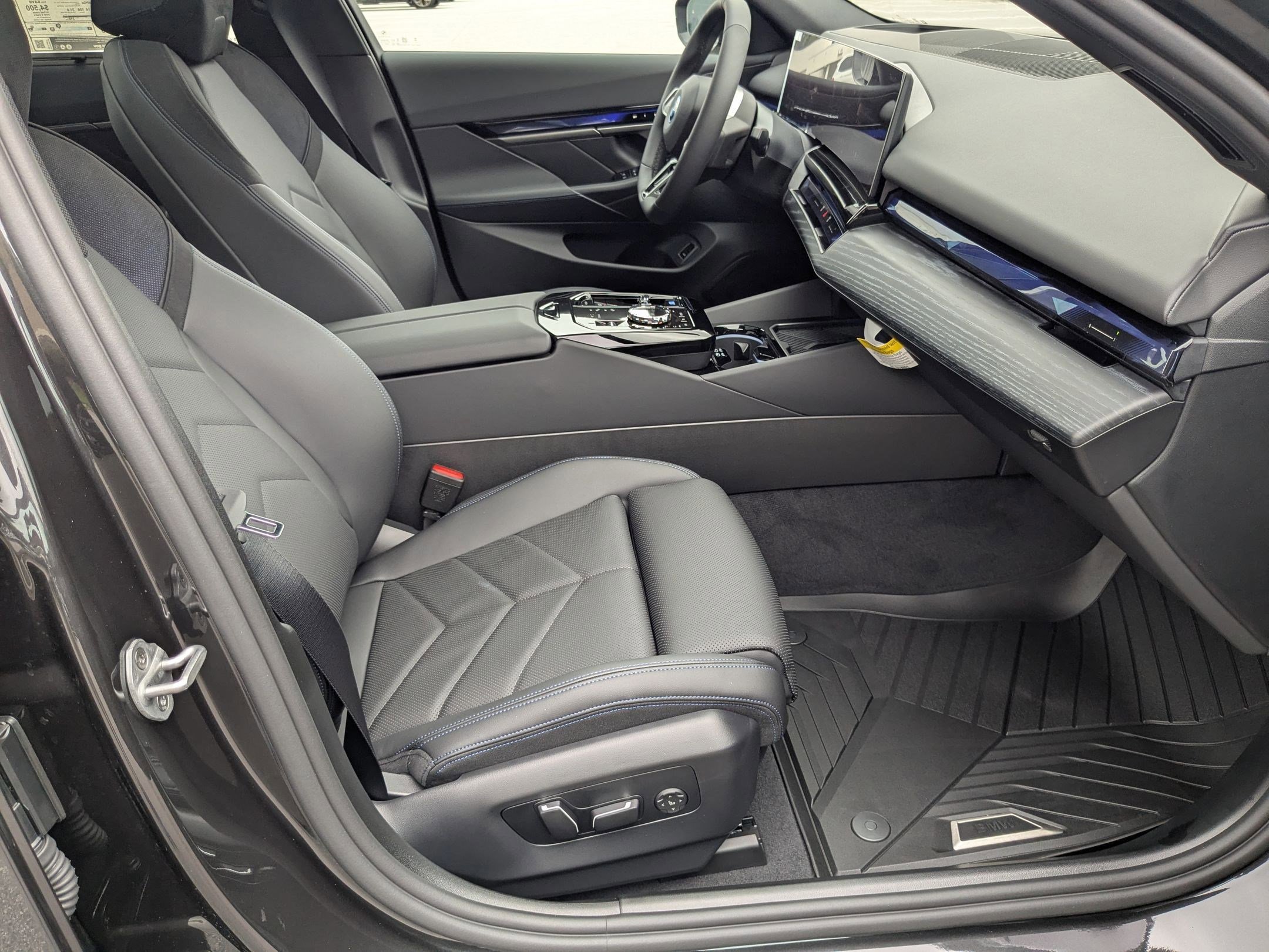 New 2026 BMW i5 eDrive40 w/ Executive Package image 37