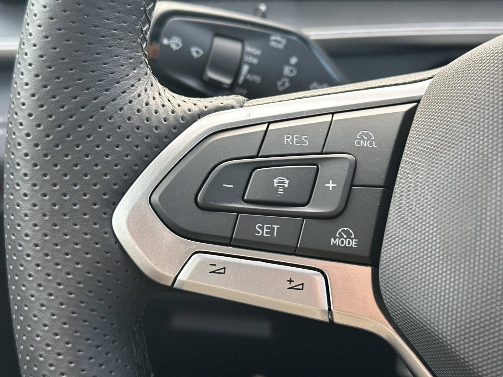 New 2026 Volkswagen Tiguan SE R-Line image 22