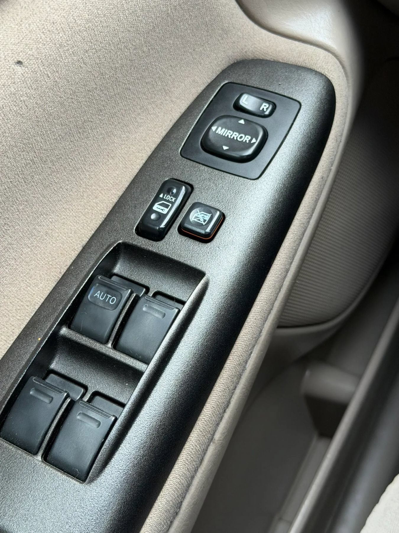 Used 2006 Toyota Camry LE FWD image 30