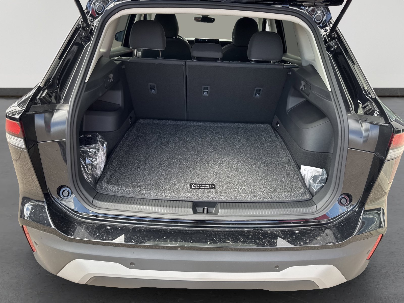 New 2026 Volkswagen Tiguan S image 11