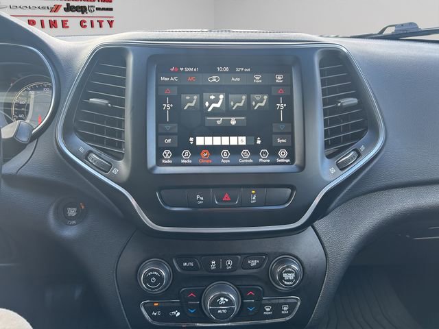 Used 2021 Jeep Cherokee Latitude Lux w/ Comfort/Convenience Group image 18