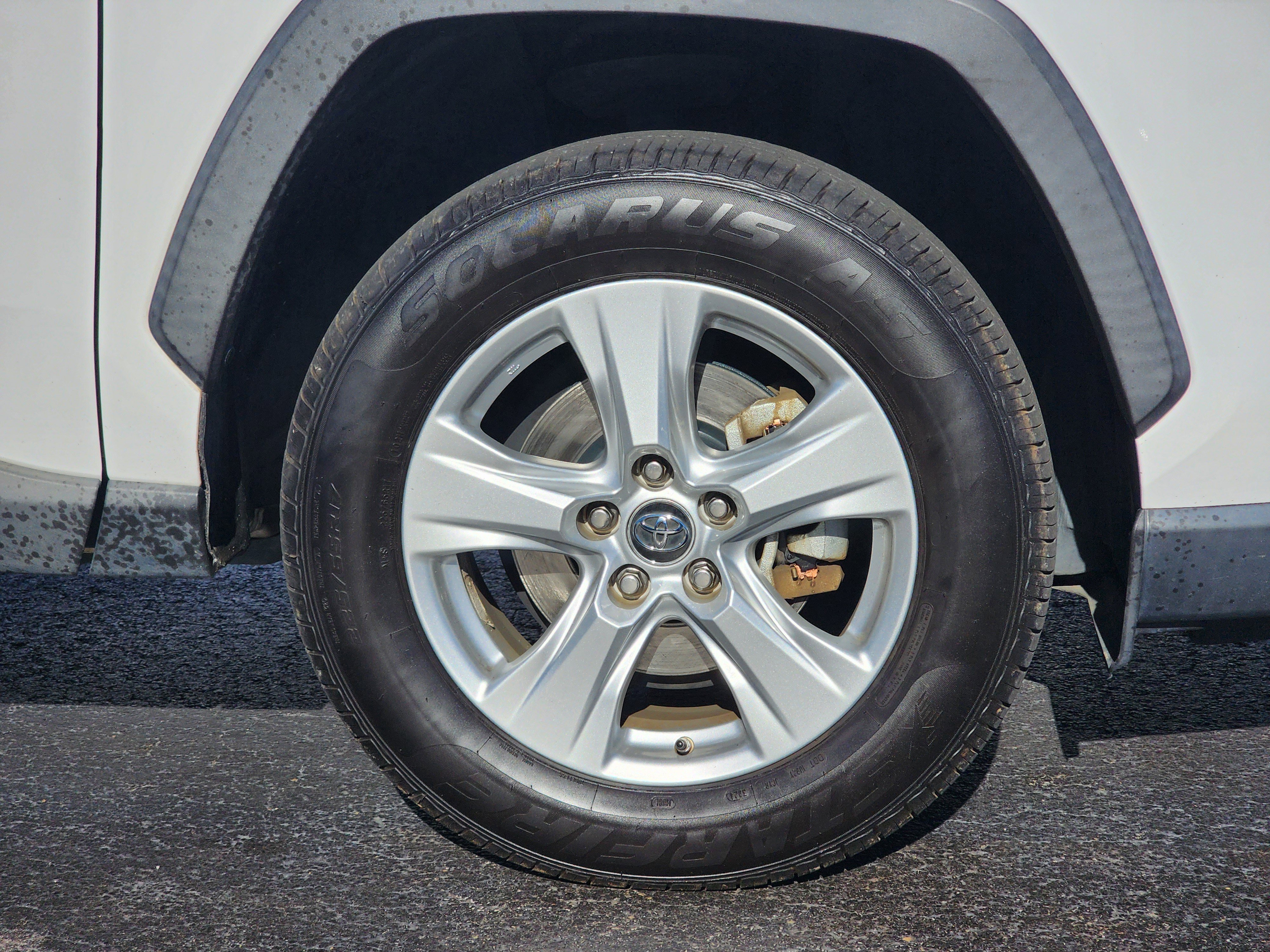 Used 2019 Toyota RAV4 XLE image 6