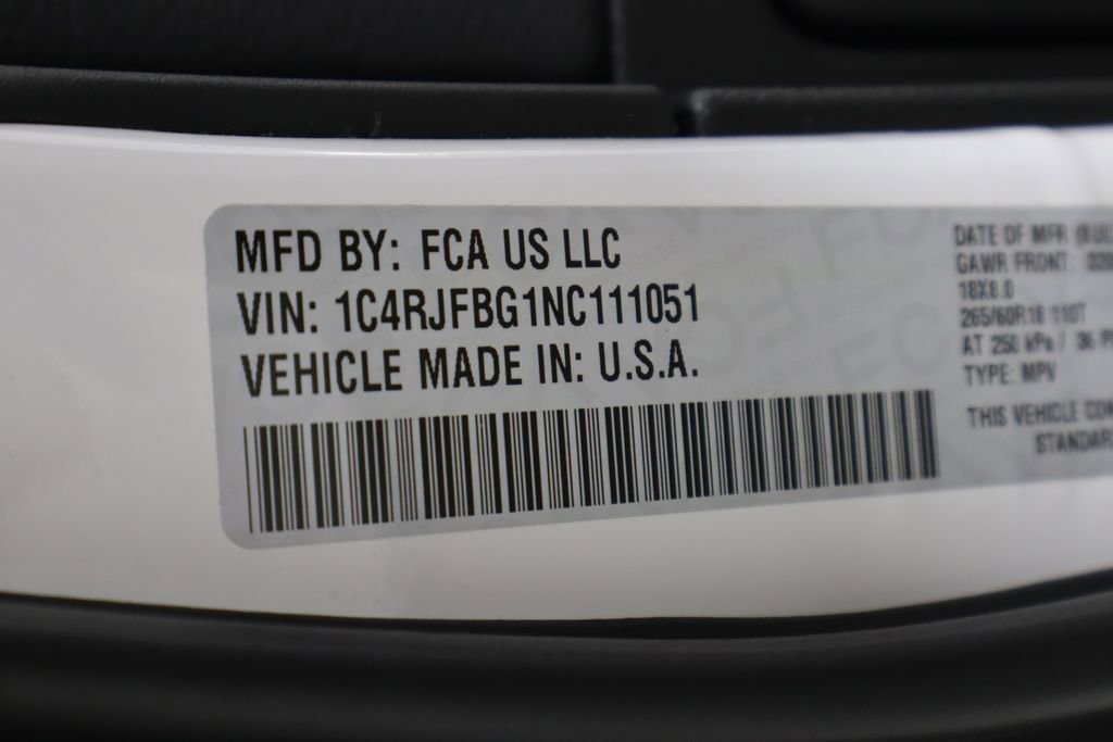 Used 2022 Jeep Grand Cherokee Limited AWD/4WD image 25