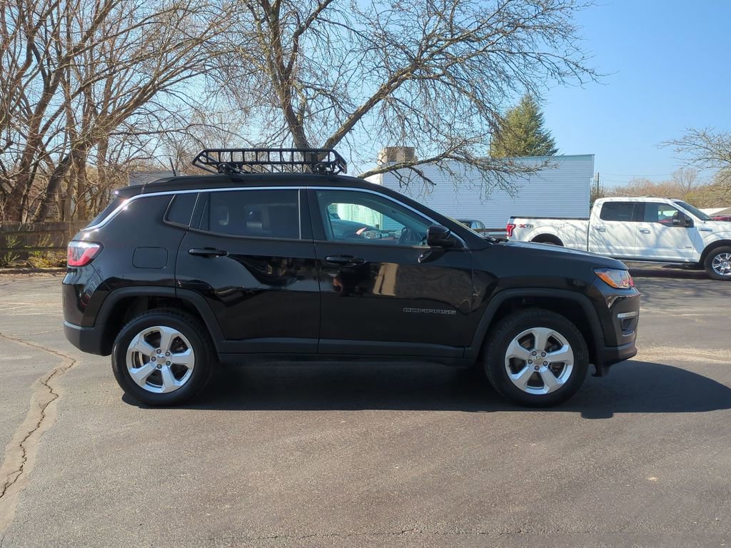Used 2018 Jeep Compass Latitude AWD/4WD image 4