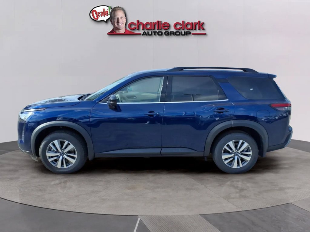 New 2026 Nissan Pathfinder SL FWD image 2