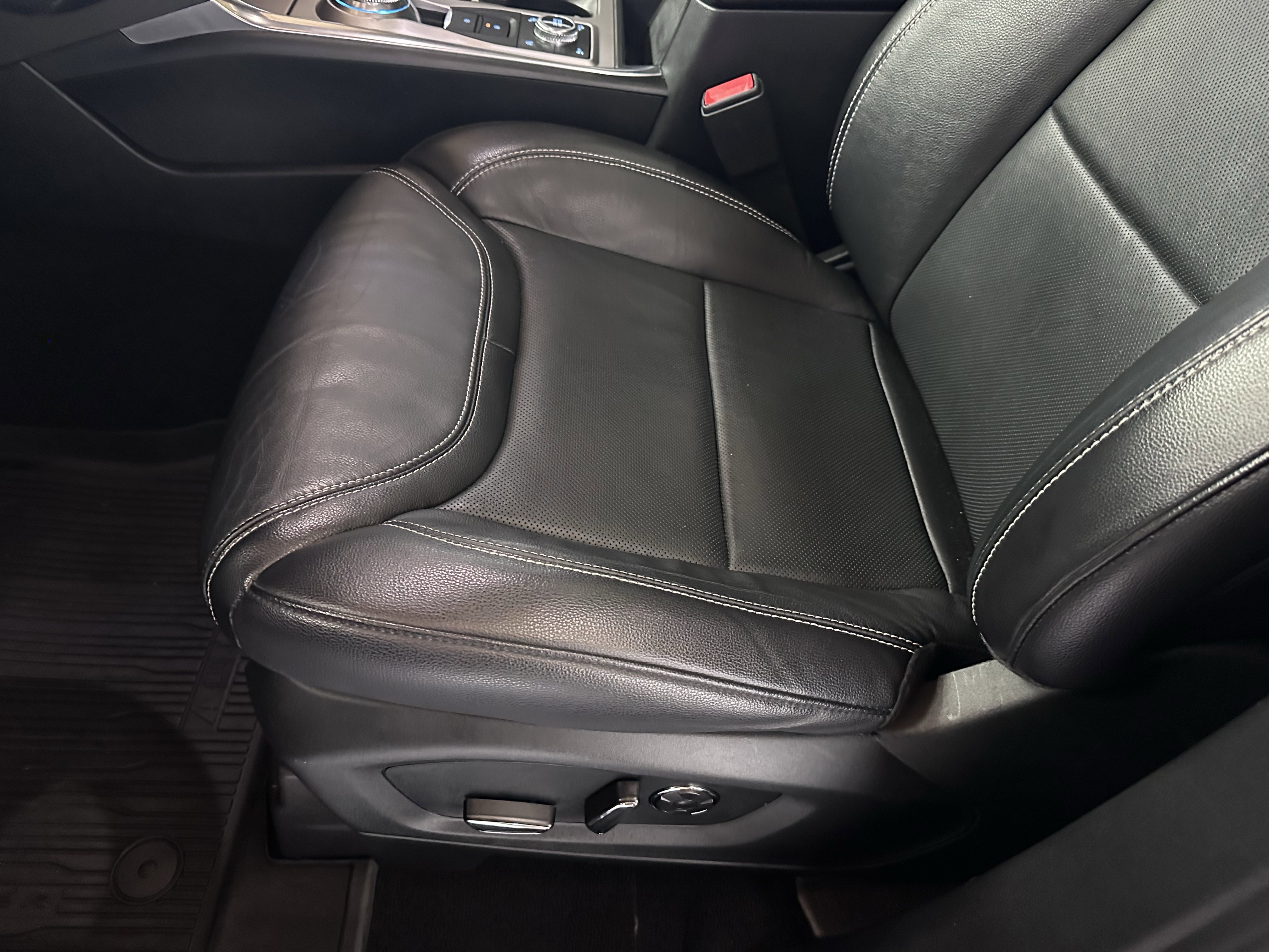 Used 2020 Ford Explorer ST w/ ST Street Pack image 47