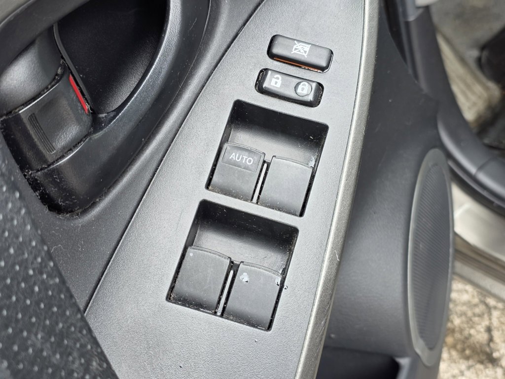 Used 2011 Toyota RAV4 4WD image 17