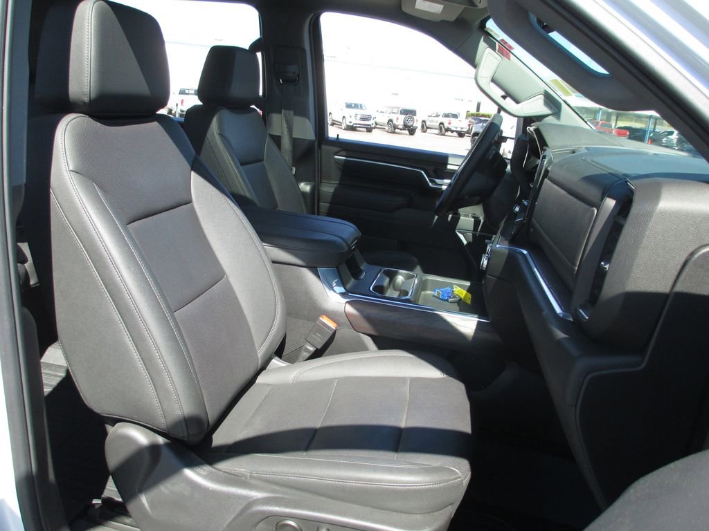 Used 2025 GMC Sierra 3500 SLT w/ SLT Premium Package image 27