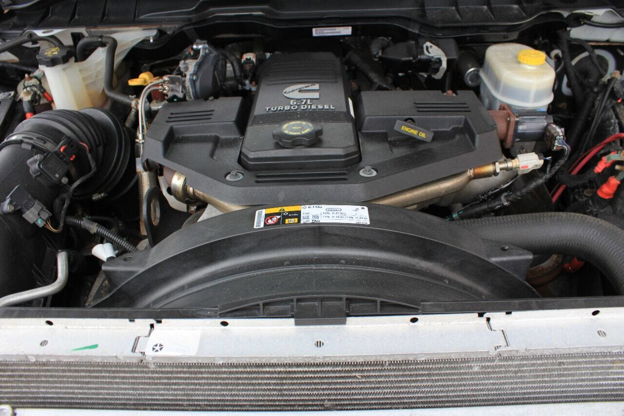 Used 2017 RAM 3500 Tradesman w/ Chrome Appearance Group image 24