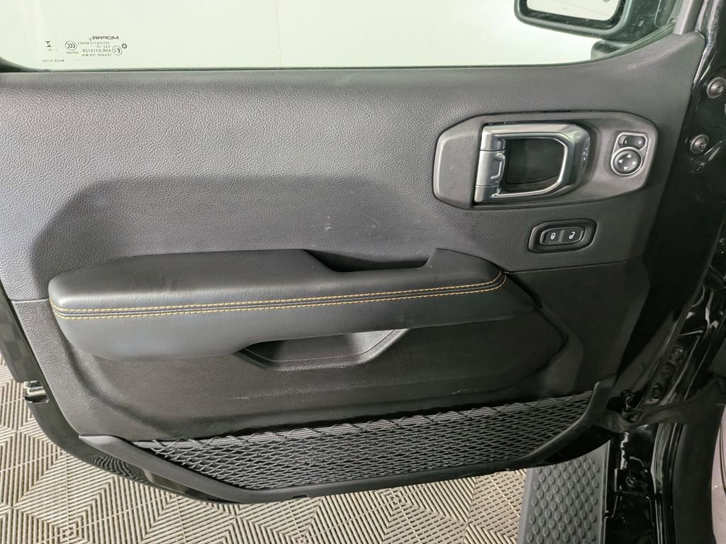 Certified 2025 Jeep Wrangler Unlimited Sahara image 17