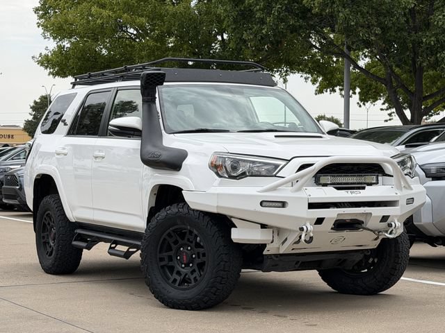 Used 2018 Toyota 4Runner TRD Off-Road Premium AWD/4WD image 2
