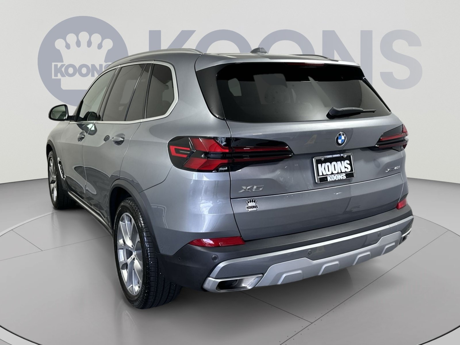 Used 2024 BMW X5 xDrive40i w/ Parking Assistance Package AWD/4WD image 4