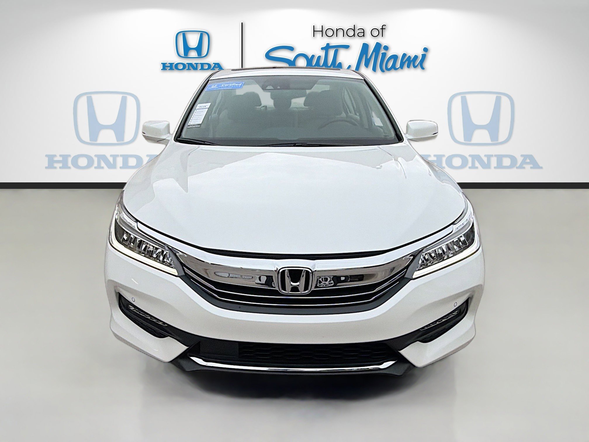 Used 2016 Honda Accord Touring image 2