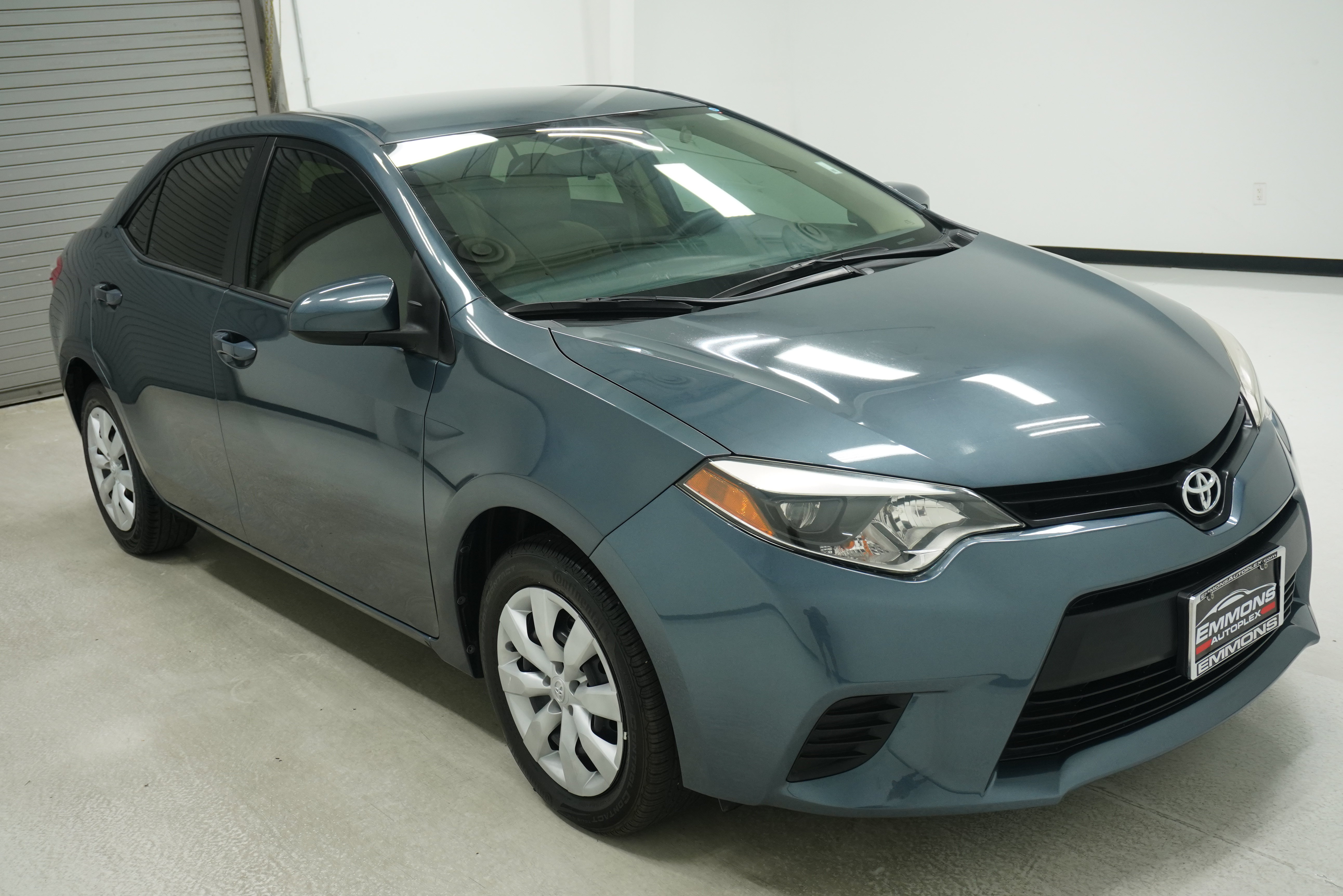 Used 2014 Toyota Corolla LE FWD image 3