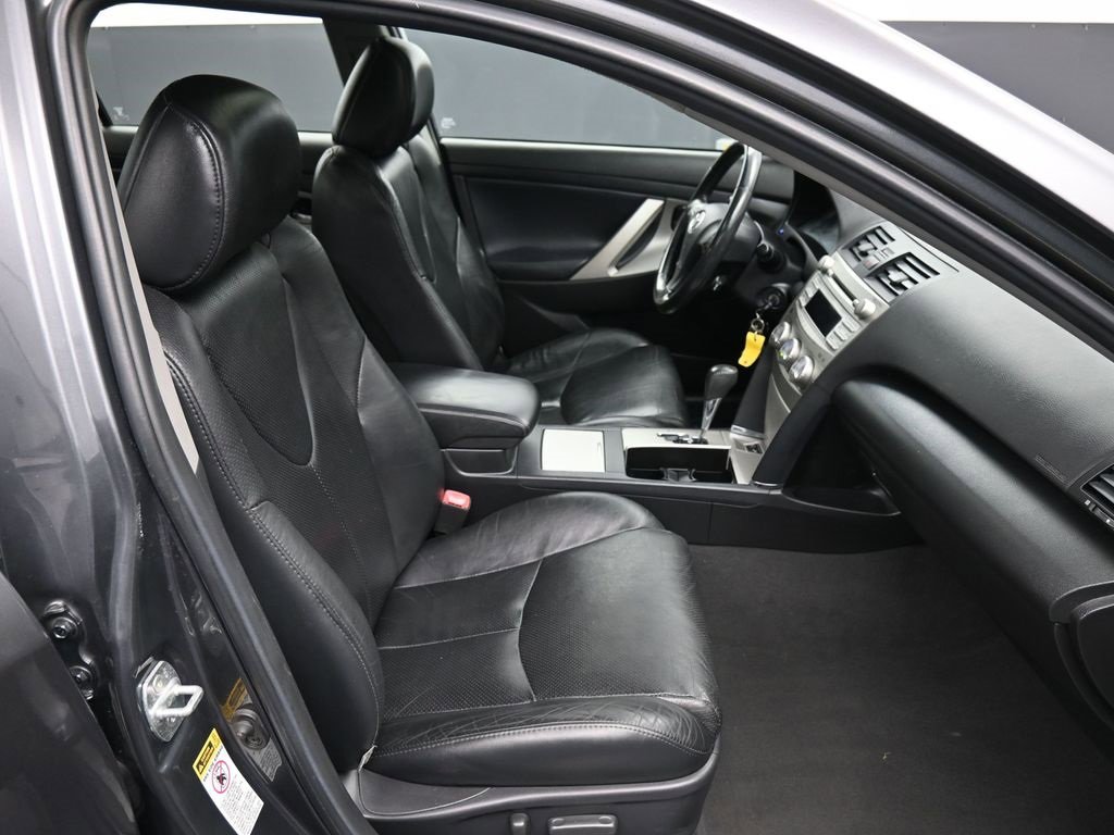 Used 2011 Toyota Camry SE image 25