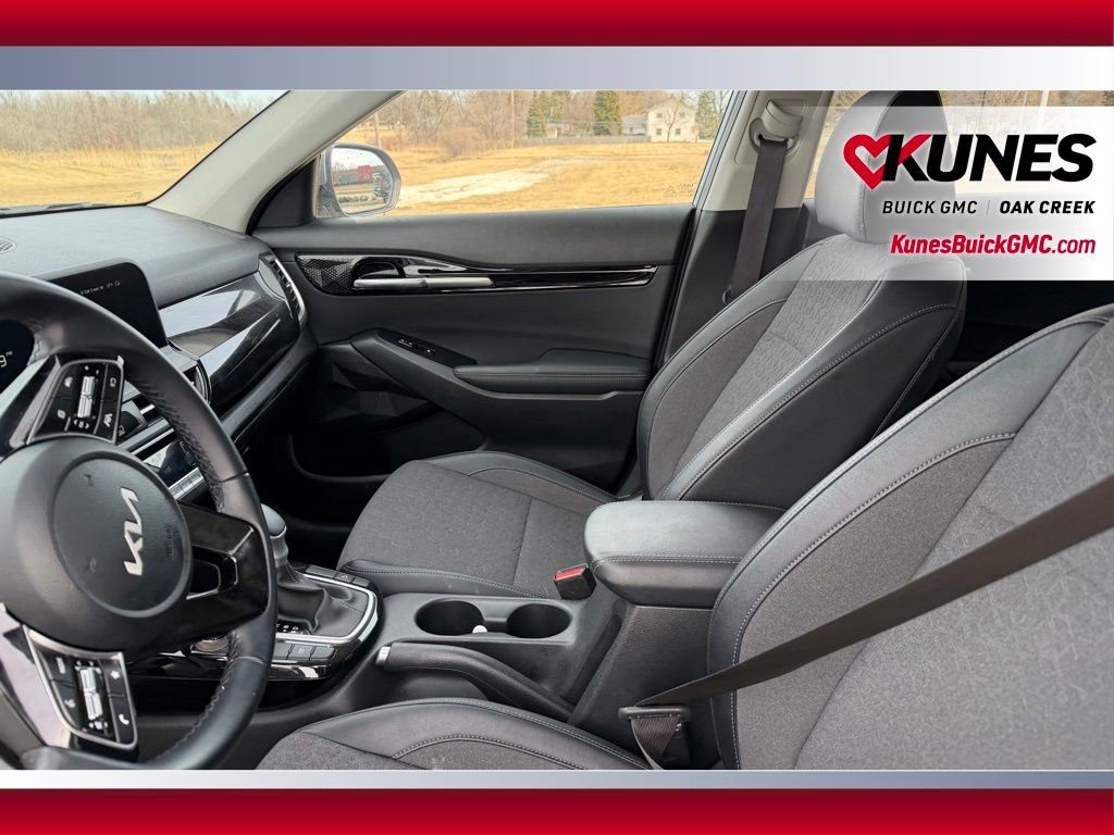 Used 2025 Kia Seltos S image 10