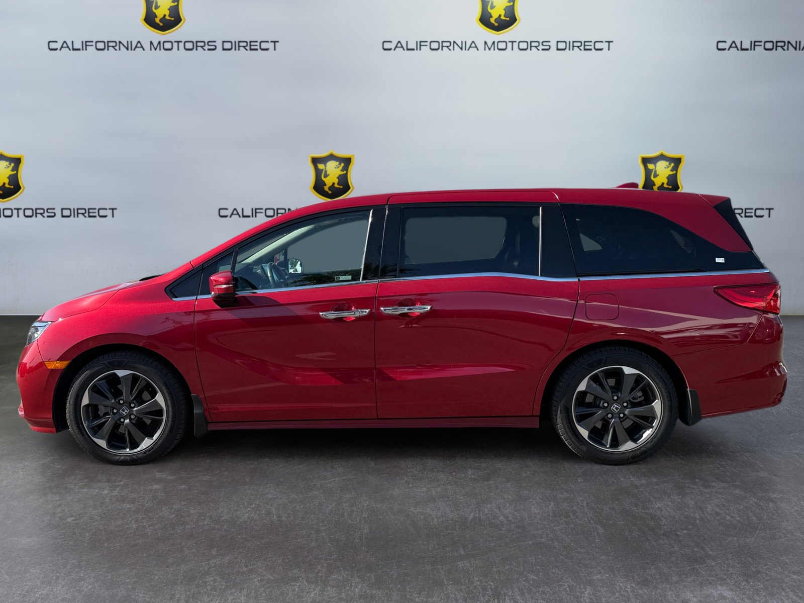 Used 2023 Honda Odyssey Elite image 2