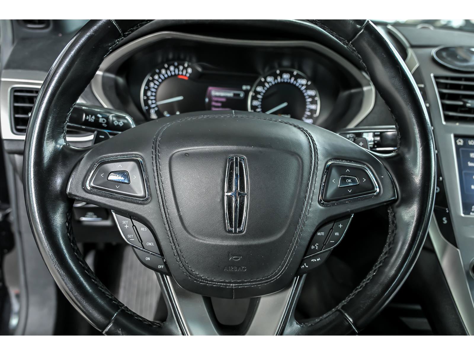 Used 2019 Lincoln MKZ Premiere FWD image 17