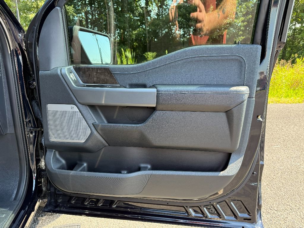 Used 2021 Ford F150 Lariat w/ Equipment Group 501A Mid image 29