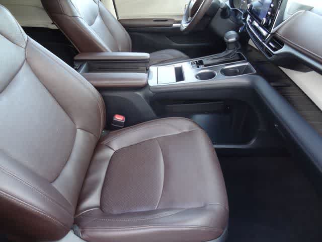 Certified 2023 Toyota Sienna Platinum AWD/4WD image 24