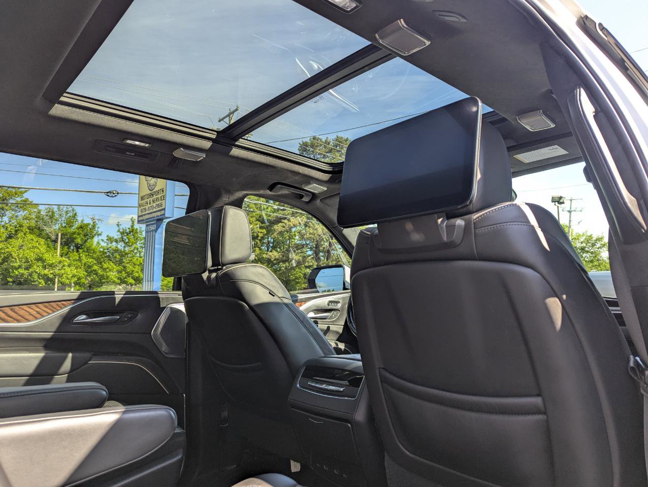 Used 2022 Cadillac Escalade ESV Sport Platinum AWD/4WD image 51