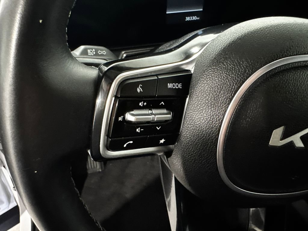Used 2025 Kia Sorento S FWD image 5