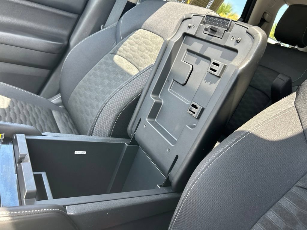 Certified 2025 Nissan Pathfinder SV w/ SV Premium Package FWD image 40
