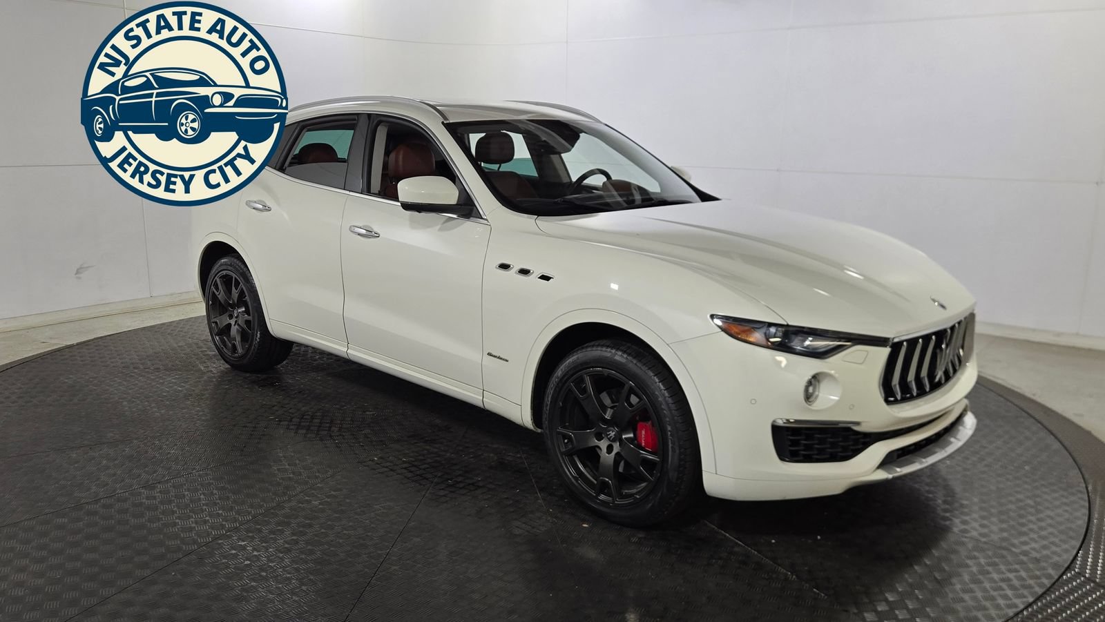 Used 2019 Maserati Levante GranLusso AWD/4WD image 9
