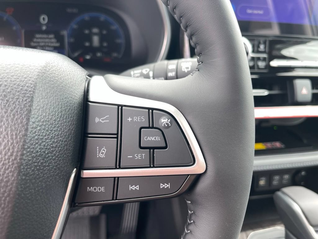 New 2026 Toyota Highlander Platinum AWD/4WD image 30